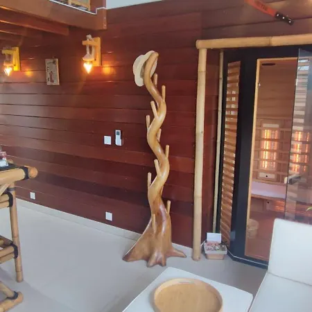 La Kaz Rhumantique Sauna And Privatif *